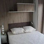 Dkamping Village Кемпинг Испра