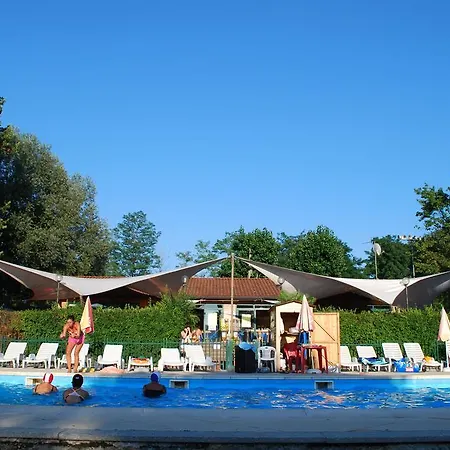 Dkamping Village キャンプ場 4*