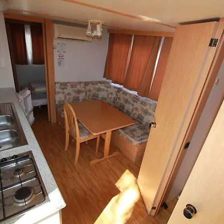 Dkamping Village キャンプ場 イスプラ