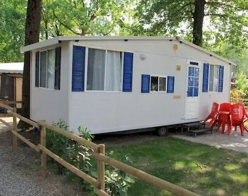 キャンプ場 Dkamping Village 4*