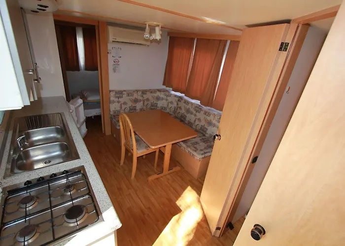 Dkamping Village キャンプ場 イスプラ